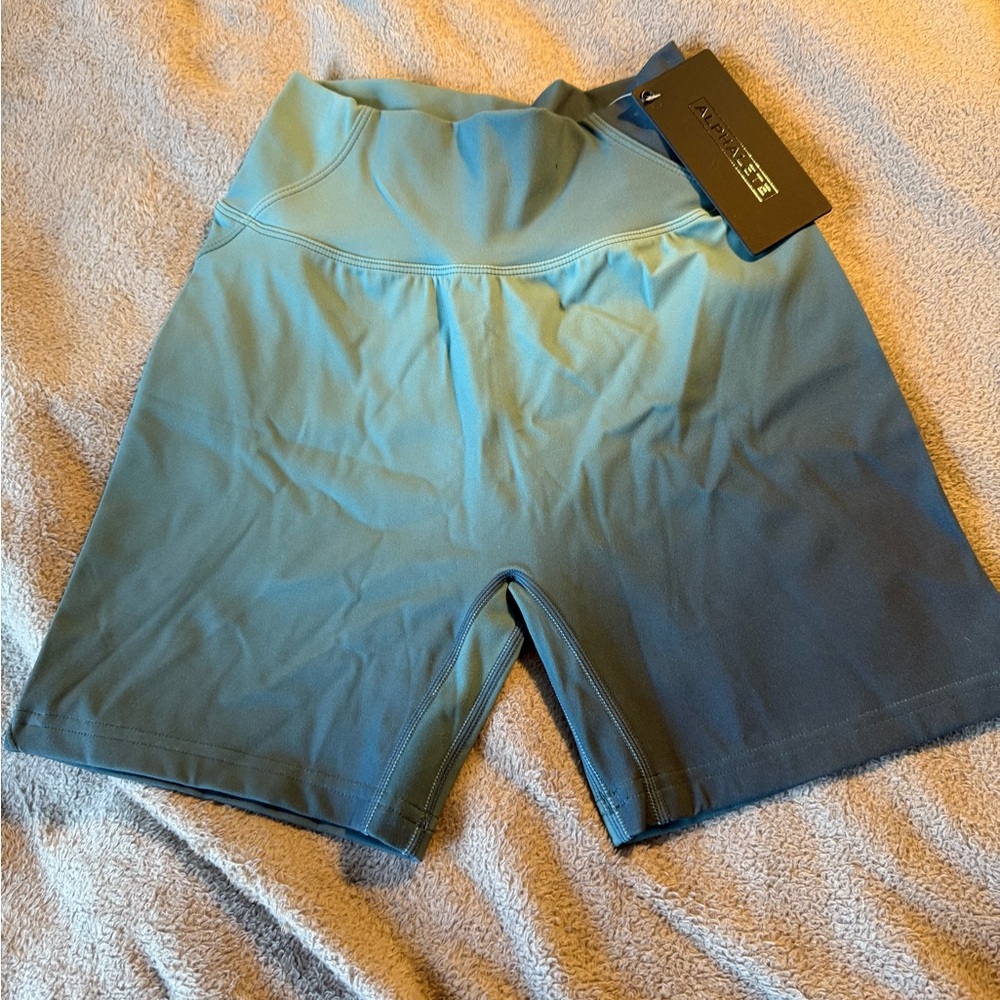 Alphalete Aura 5” shorts Glacier Ombré Color